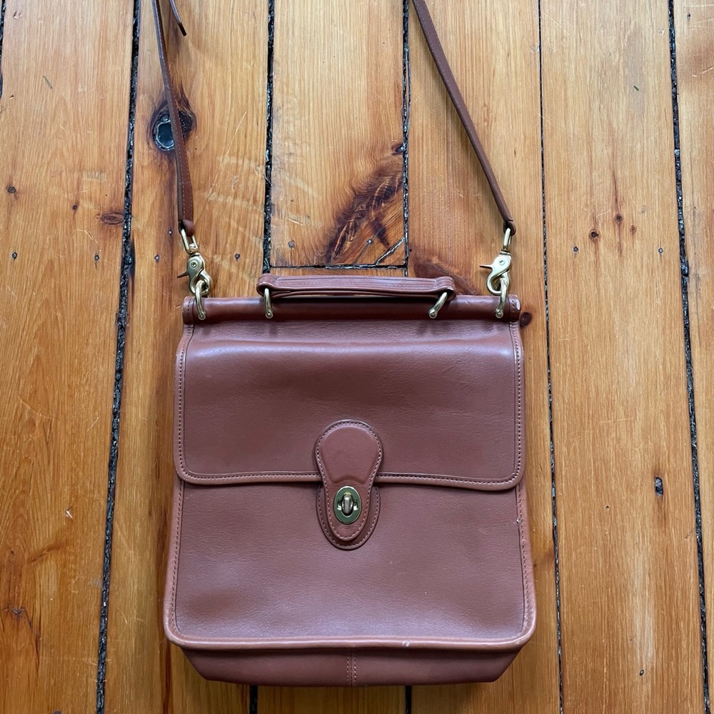 Vintage Coach messenger bag in light brown